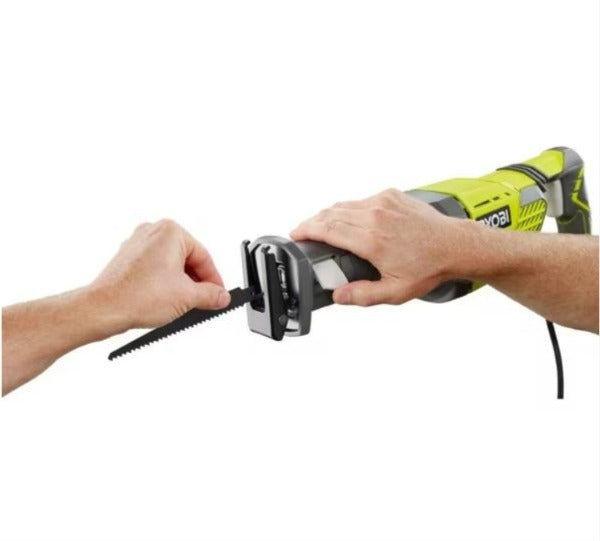 Sierra sable con cable de 12 amp